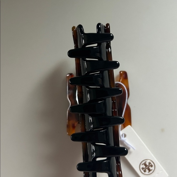 Tory Burch Brown/Black Tortoise Hair Clip NWT Dust Bag Included - Picture 6 of 7